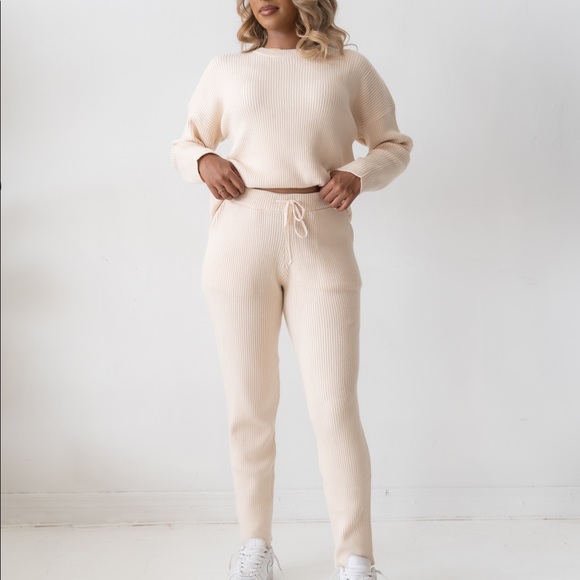 Loungewear Set - Picture 2 of 4